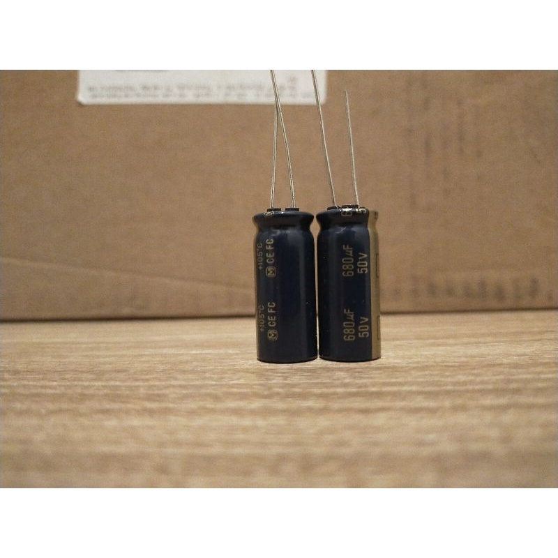 Tụ Panasonic FM 1000uf/35v