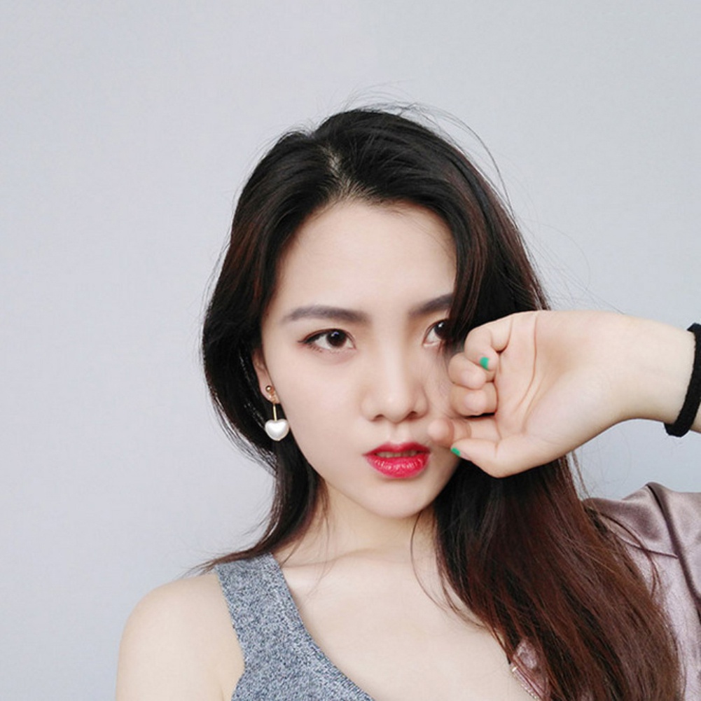 Khuyên tai trái tim đính ngọc trai nhân tạo