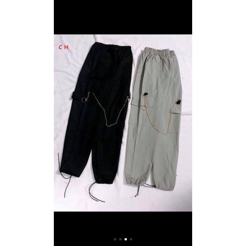 Quần hai túi hộp dây xích chéo chân C&H | BigBuy360 - bigbuy360.vn