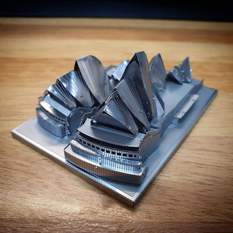 Mô Hình 3D Kim Loại Nhà Hát Con Sò