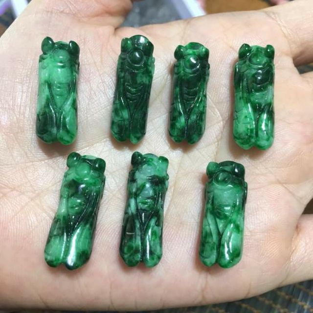 Ve sầu phong thủy đá ngọc bích