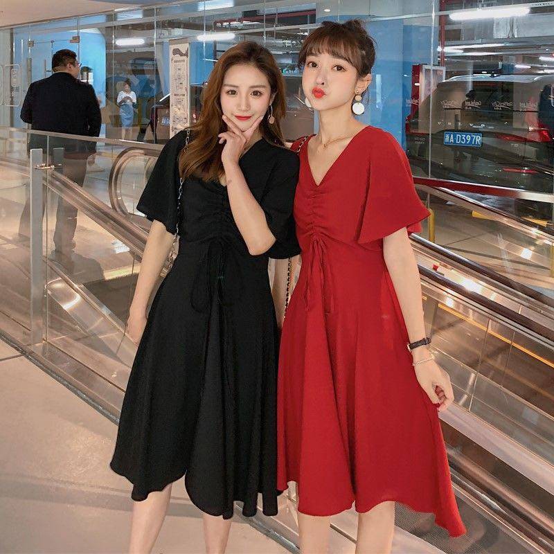 Đầm suông phối dây rút cổ V ngắn tay thời trang | BigBuy360 - bigbuy360.vn