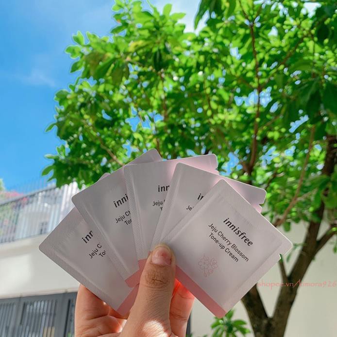 Sample Kem Dưỡng Nâng Tone Innisfree Jeju Cherry Blossom Tone-Up Cream 1ml