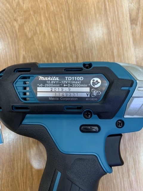 Vít Makita dt110