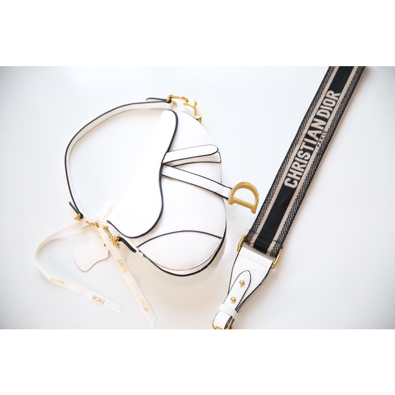 Túi Xách Dior Yên Ngựa Trắng Viền Đen Size 20  -  By Anh Dinh Phuong