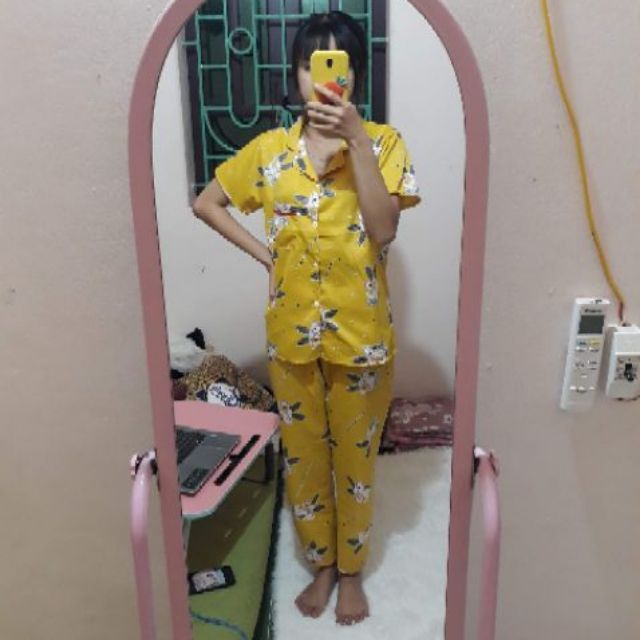 Bộ pijama áo cộc quần dài chất kate thái loại 1