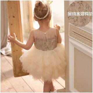 Đầm công chúa ren hoa