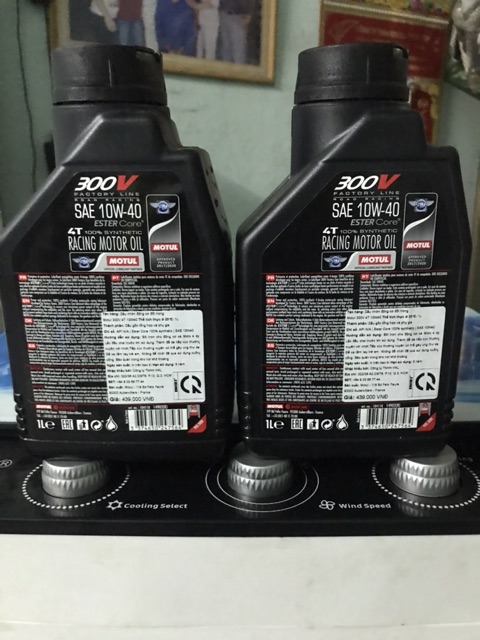 Nhớt motul 300v tem 3 lớp Châu Âu pháp 10w-40 dành cho xe số và tay ga đều được