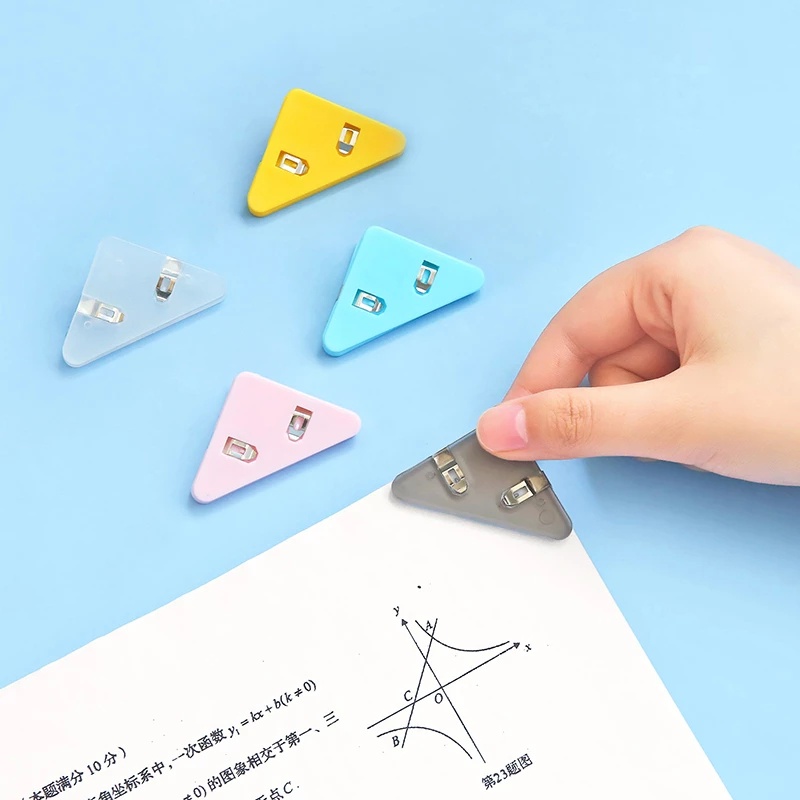 1 Kẹp Giấy Hình Tam Giác Màu Sắc Dễ Thương