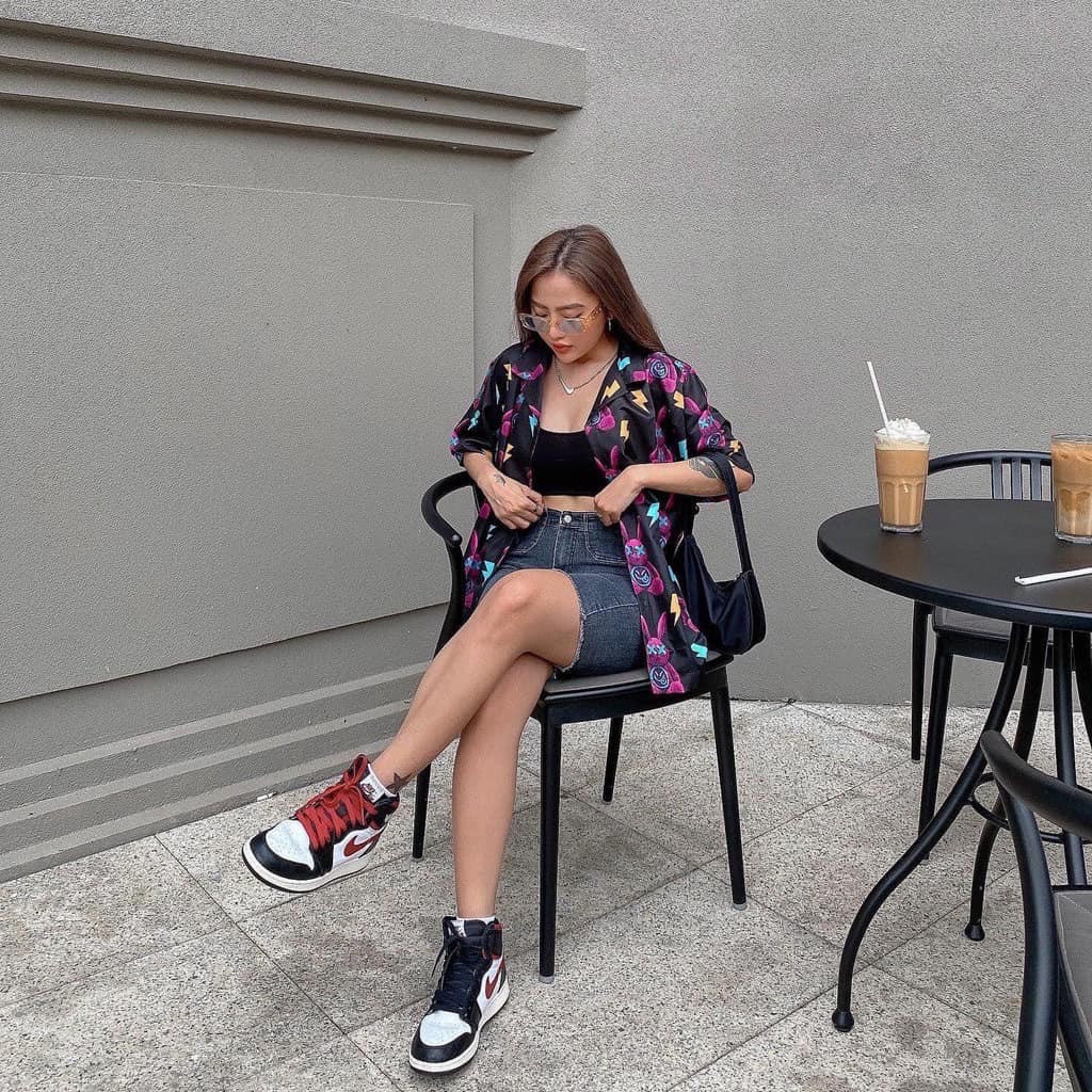 Áo sơ mi nam nữ oversize in THỎ ĐÔI MẮT XX có 2 màu
