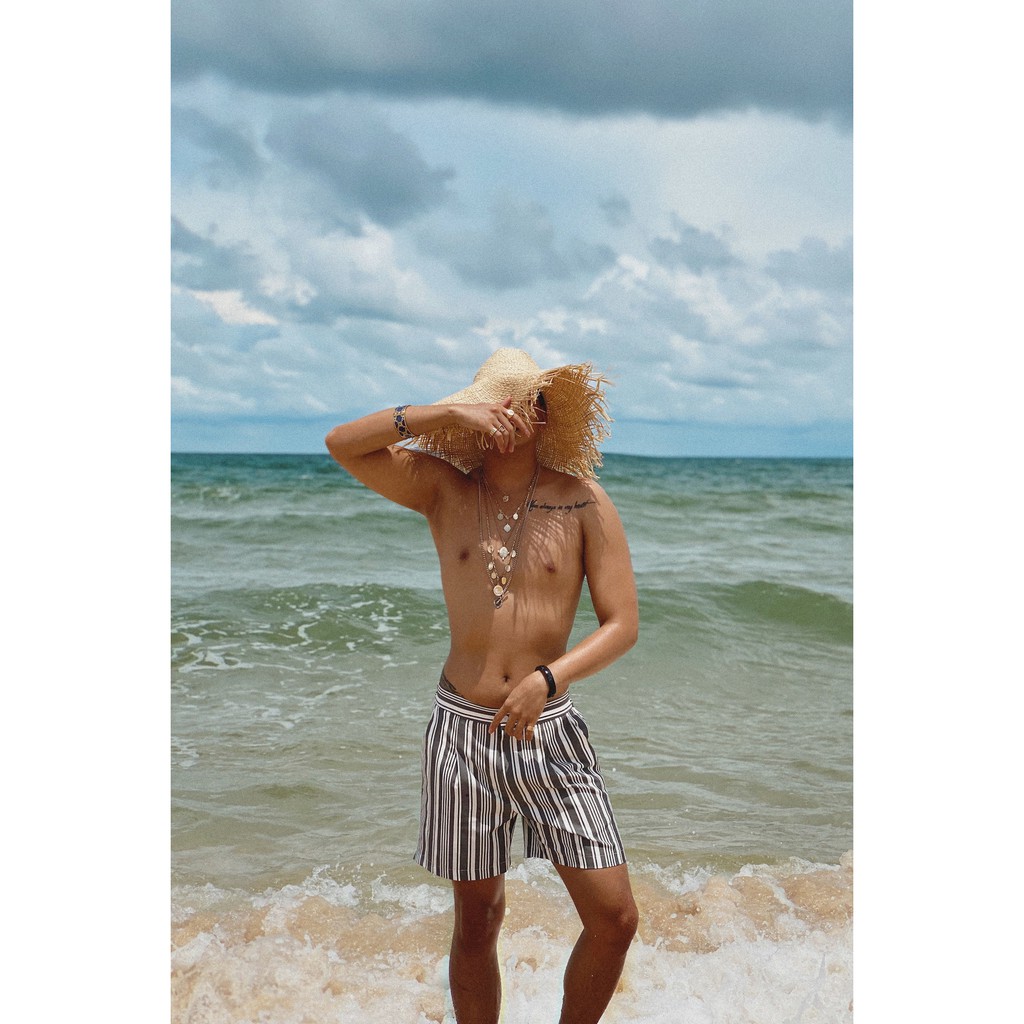 Quần Short Sọc Form Trên Gối