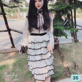 Đầm ren tầng 350k sale 179k