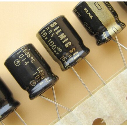 Tụ điện 100uF/16V màu nâu, có phân cưc 100uF 16V (01 con)