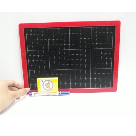 Bảng học sinh hai mặt trắng và đen 4 lô ly WinQ B06 viết êm tay, dễ lau chùi  kích thước A4 tặng kèm bút lông và bônglau