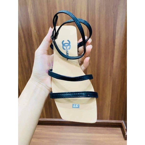 sandan kiểu 2 dâu song song nhau nền vàng đầu vuông xịn xò. mang được mọi tiết. (hình tự chụp)