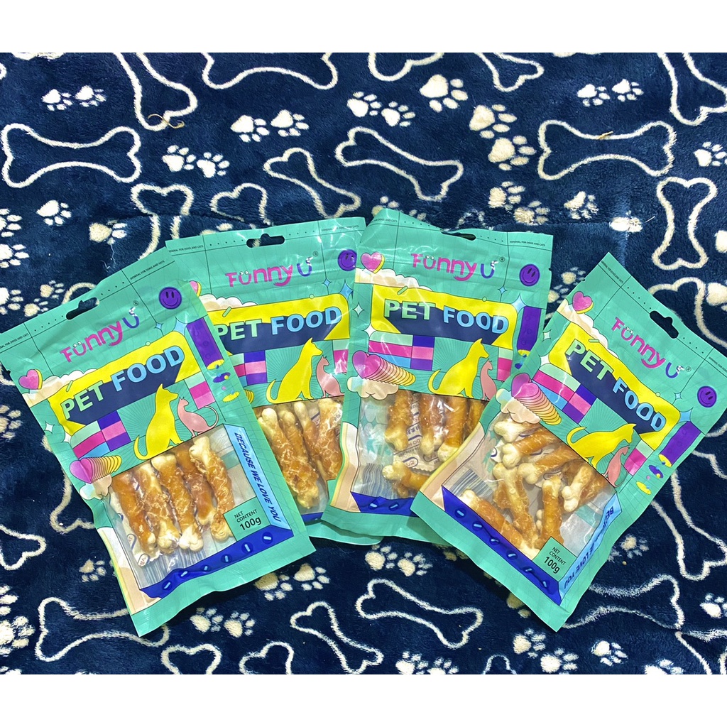 Bánh thưởng cho chó xương sữa giúp hàm răng của cún sạch sẽ hơn bình thường, đặc biệt là các kẽ răng và lợi