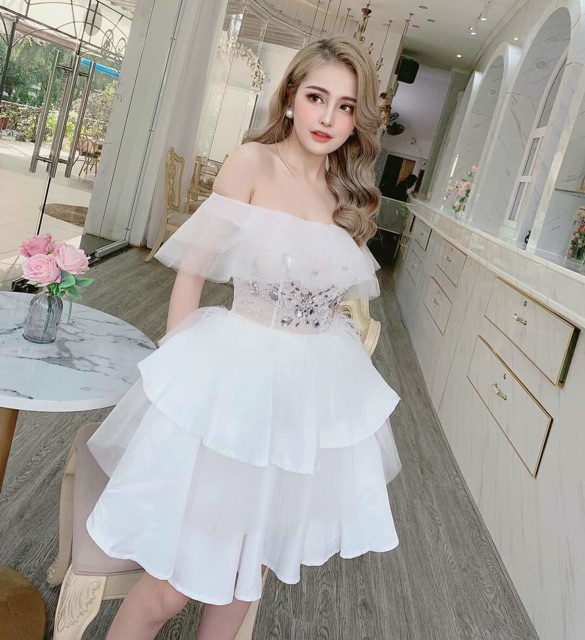 Đầm dự tiệc bẹt vai kết cánh hoa nổi và cườm TRIPBLE T DRESS - Size S/M/L - MS207V