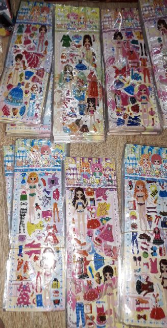 Hình dán Nổi thay quần áo_Một tờ hình dán nổi thay quần áo loại dài có nhiều mẫu khác nhau