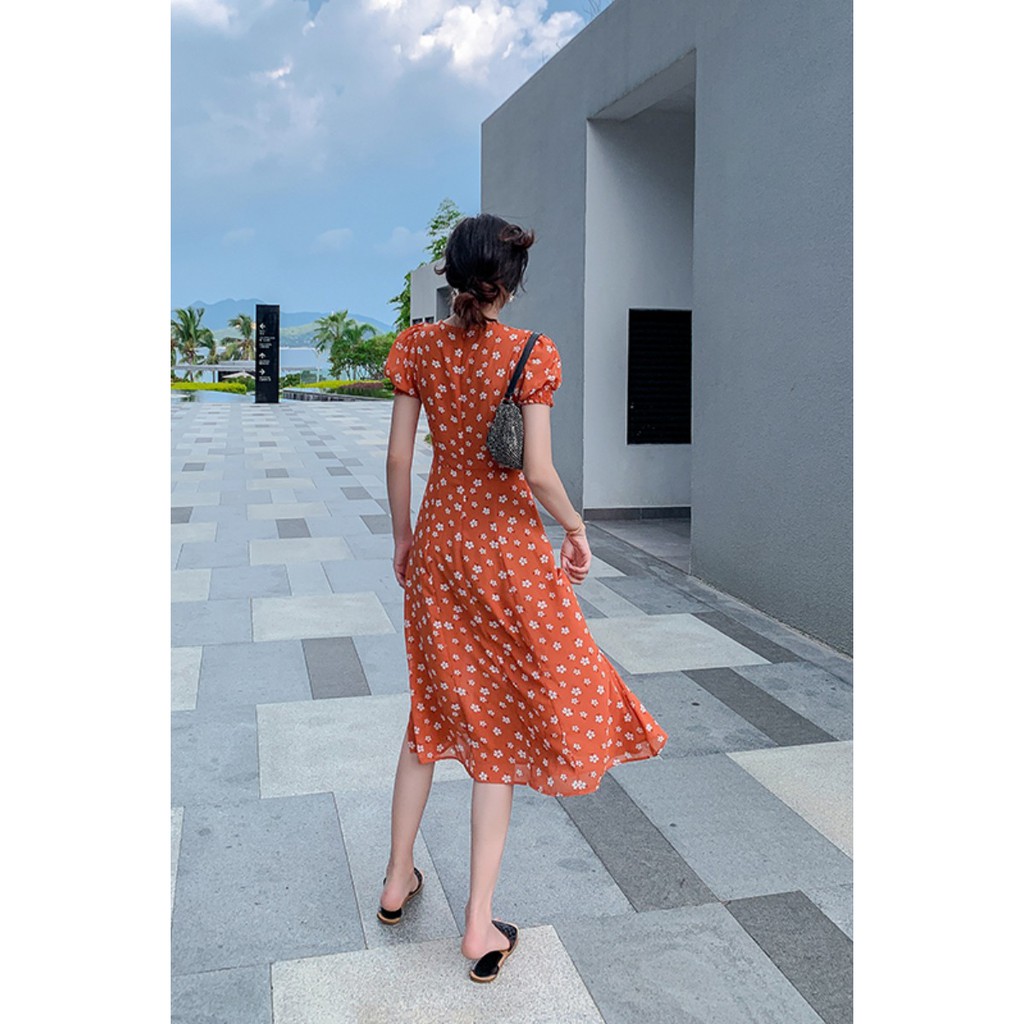 (HÀNG SẴN) Váy hoa nhí màu cam cổ vuông gợi cảm xòe dài xẻ tà cả gợi cảm mùa hè vintage | BigBuy360 - bigbuy360.vn