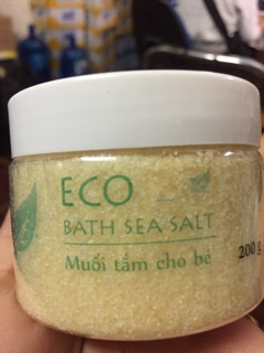 Muối tắm thảo dược cho bé