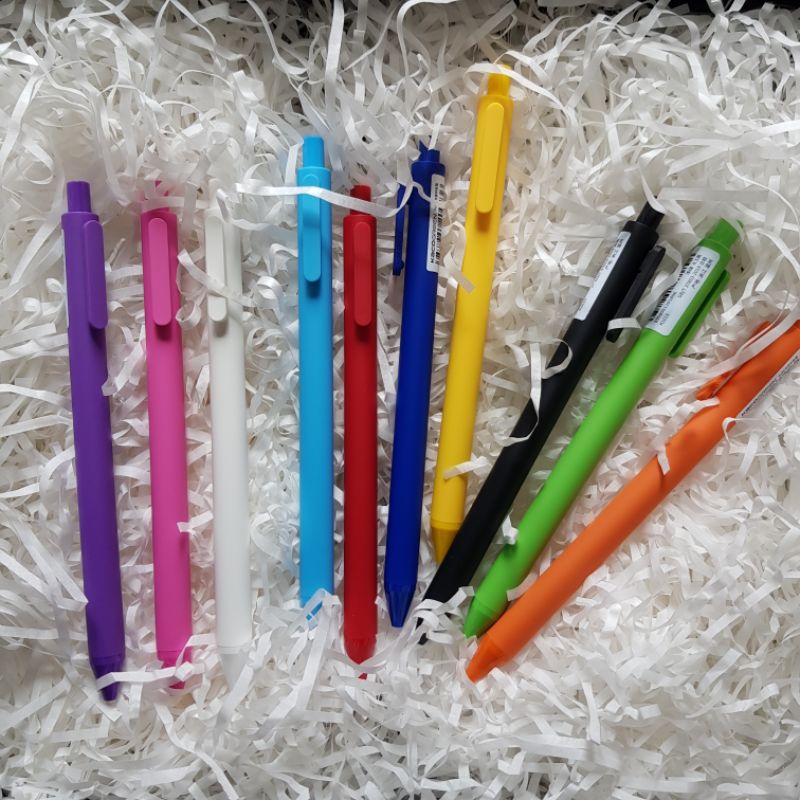 Bút gel Kaco Pure mực đen  vỏ nhiều màu sắc.