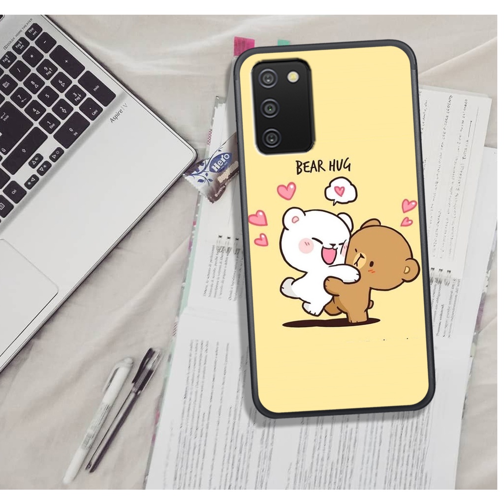 ỐP LƯNG SAMSUNG A03S/S20 FE ,  IN HÌNH GẤU MOCHI SIÊU ĐÁNG YÊU, NỀN CỰC ĐẸP.