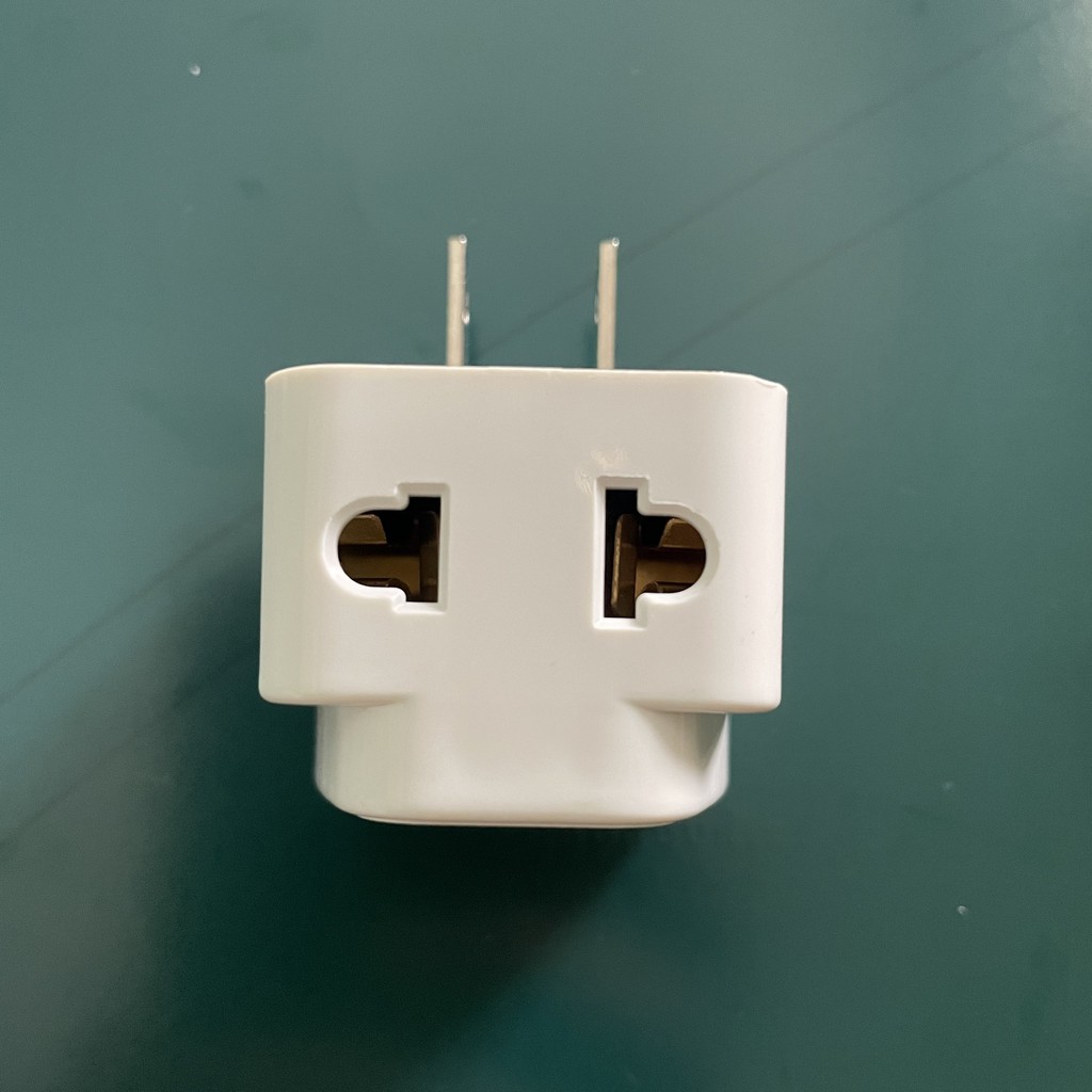 Phích cắm chuyển 3 chấu sang 2 chấu