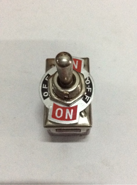 Công tắc 6 chân thân sắt vỏ nâu ON - OFF