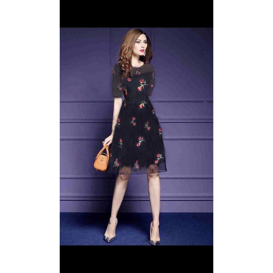 Đầm TOPSHOP thêu