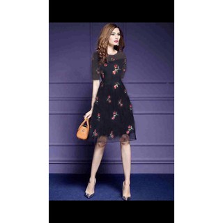 Đầm TOPSHOP thêu