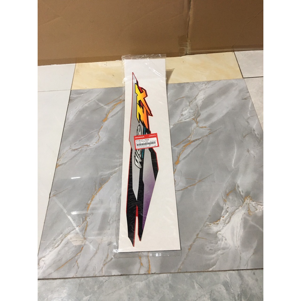 Tem ốp sườn bên trái - tem hông HONDA WAVE ZX màu Đỏ cờ. *R-263M* 87108KTL780ZB