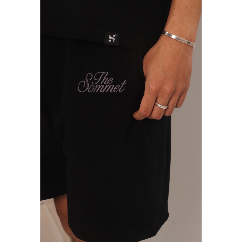 Quần short dáng cơ bản thêu tay The Sommet - Q01