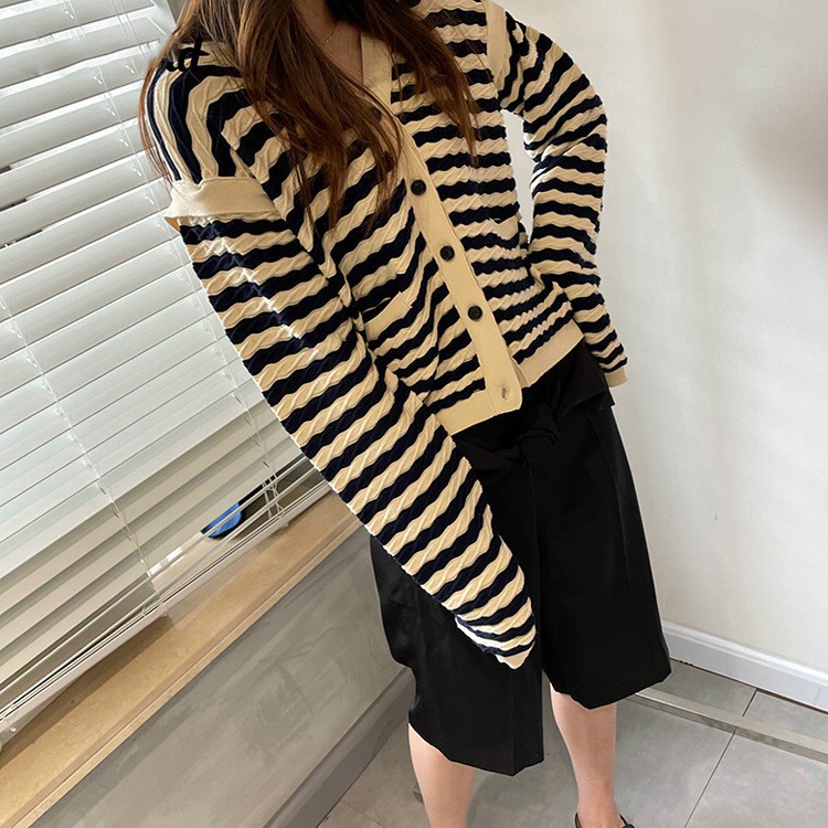 Blackpink Jennie Áo Khoác Cardigan Dệt Kim Kẻ Sọc Có Thể Tháo Rời Thời Trang Hàn Quốc