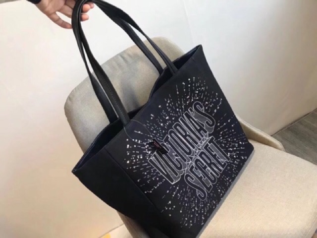 TÚI XÁCH VIC SIZE TO