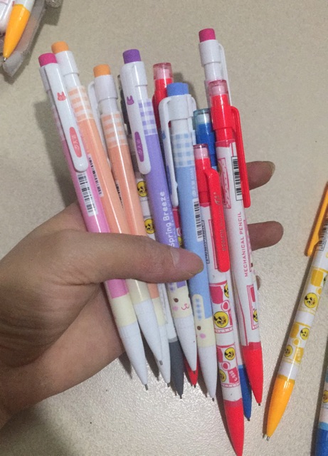 1 cây bút chì kim, viết chì bấm