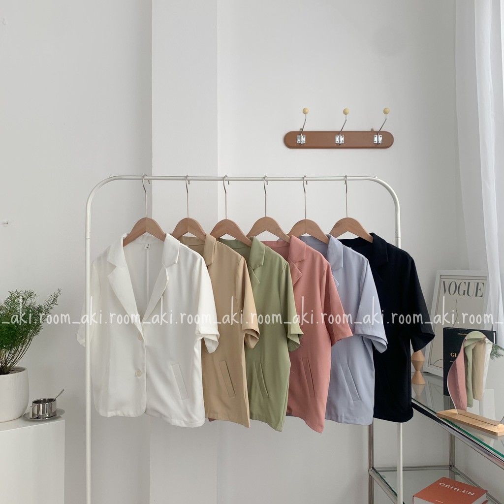 Áo blazer cộc tay dáng lửng hai khuy