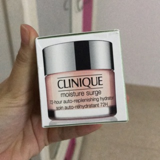 Dưỡng ẩm Clinique Moisture Surge 72 Hour Auto-Replenishing Hydrator 50ML