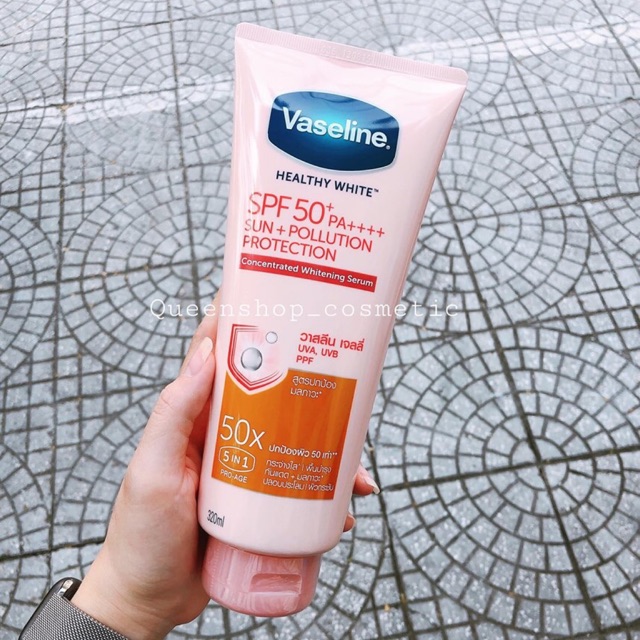 DƯỠNG TRẮNG DA VASELINE