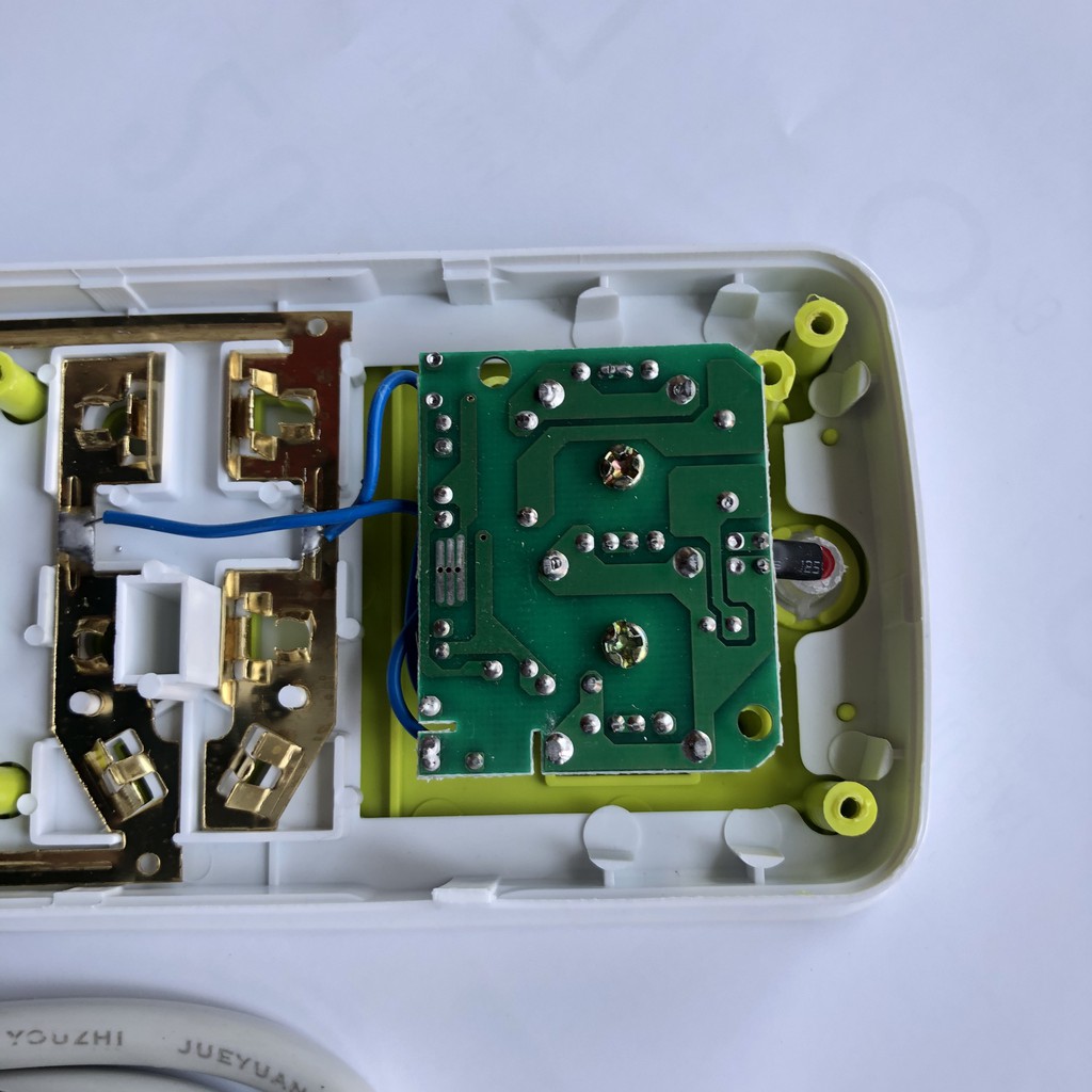 Ổ cắm điện đa năng có cổng usb sạc pin chuyển đổi thông minh chống giật phích dây dài 1m3 với 6 ổ cắm cùng 3 khe cắm USB