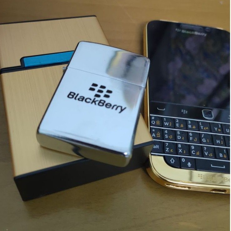 Điện thoại Blackberry Q20 - classic mạ Vàng 24k