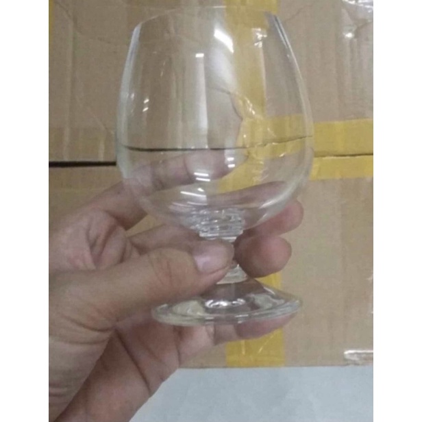 Ly uống rượu vang