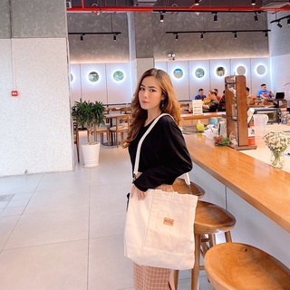 Túi đeo chéo: M.O.L Tohi Bag