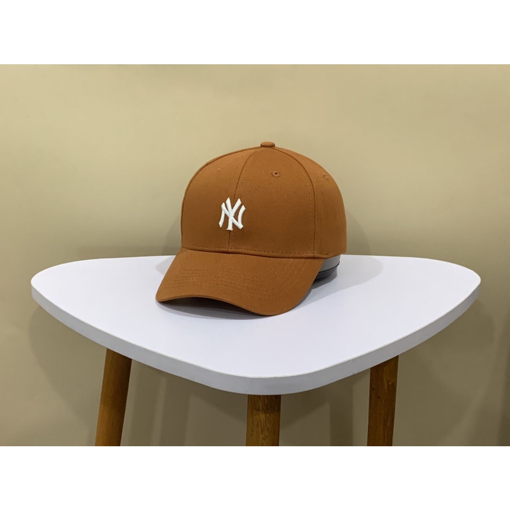 Nón kết mũ lưỡi NY nâu đất logo trắng dành cho mọi lứa tuổi Free size
