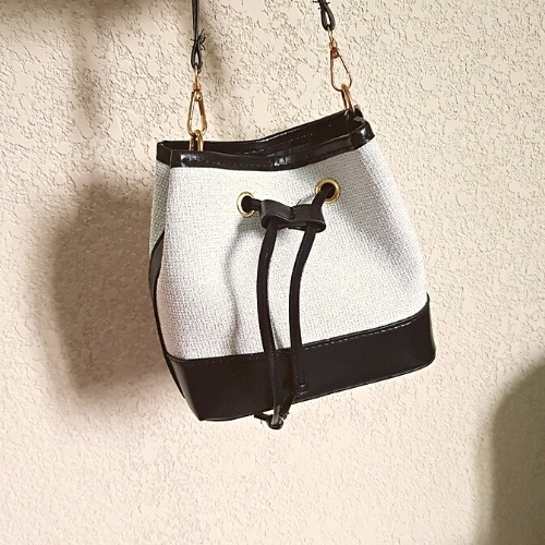 TÚI ĐEO CHÉO MINI BUCGET  Thời trang sành điệu nữ giới kích thước 19cm x 16cm x 9cm