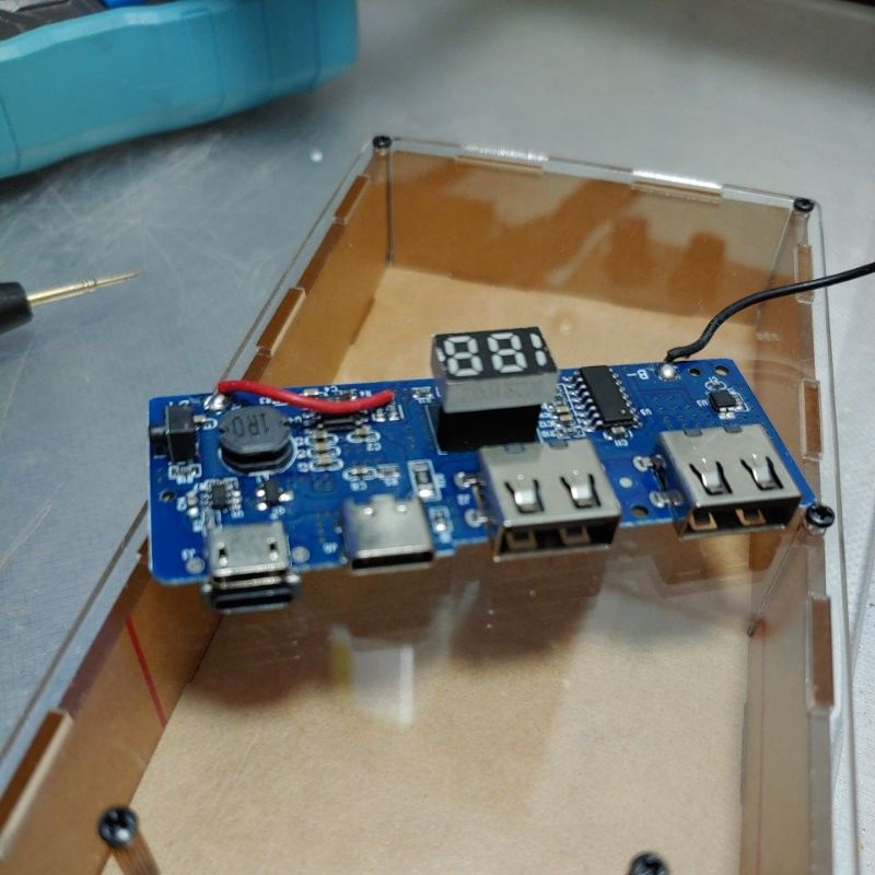 box mạch xạc dự phòng . xạc nhanh 2.0 tháo máy kèm box mika đẹp