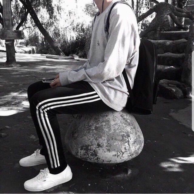 Quần thể dục 3 sọc dáng dài ống suông và bo gấu kiểu jogger tập gym nam nữ unisex có túi lớn màu đen M00