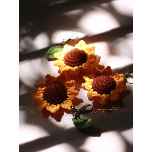 Móc khoá len handmade - Sunflower & Strawberry Keychain