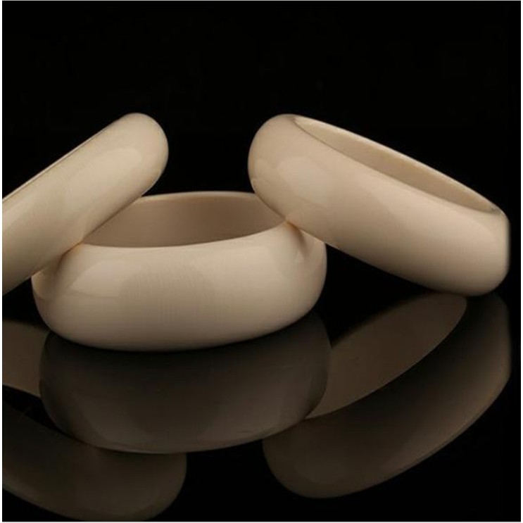 Vòng tay mỹ nghệ có nhiều vân