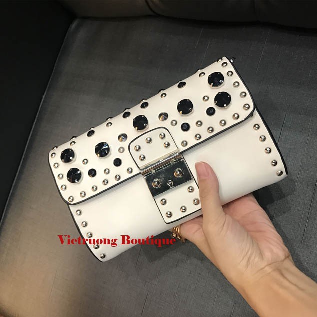 Clutch nữ cầm tay đinh tán