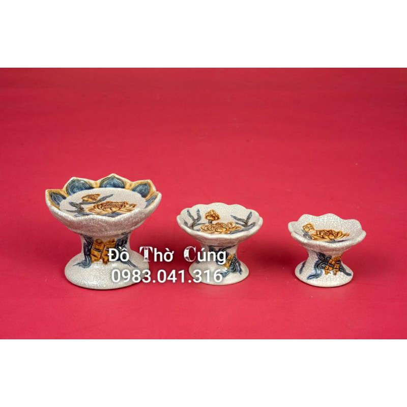 Chân nến men rạn đắp nổi